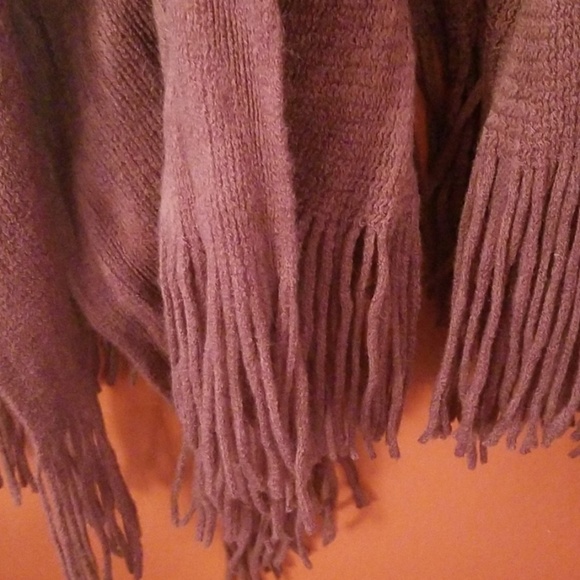 Shaw - Picture 2 of 4